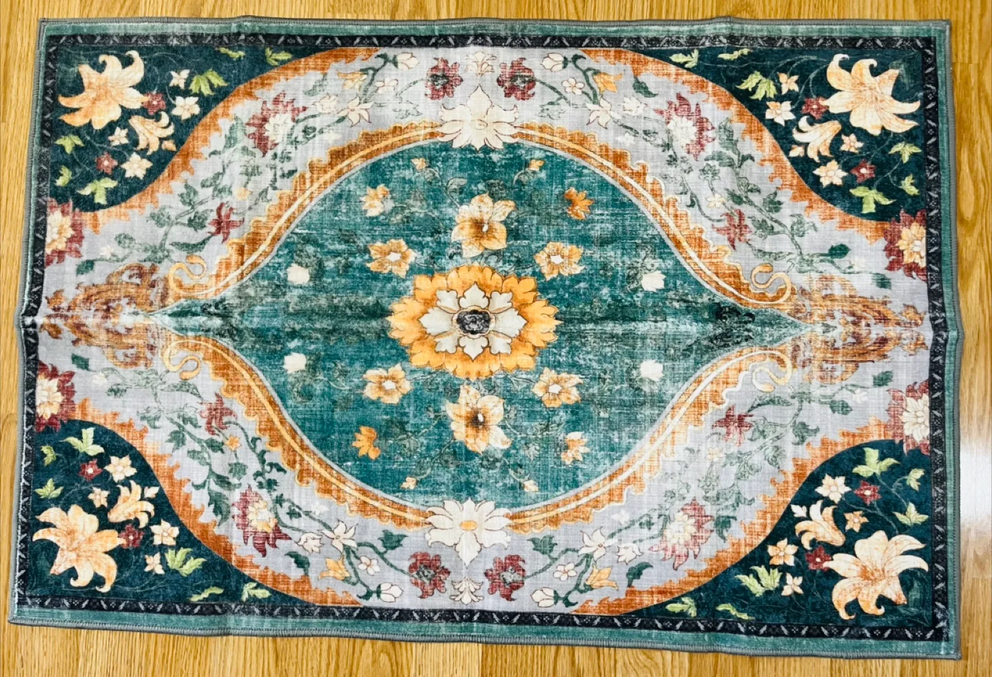 A Pair of 2x3ft Area Rug thumbnail