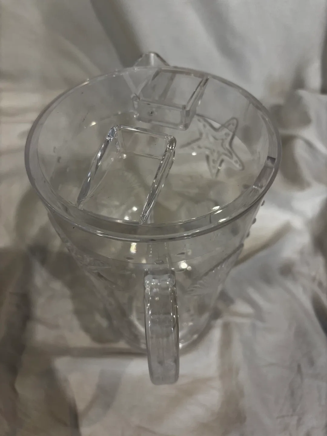 Plastic Pitcher with Lid image indicator(9)