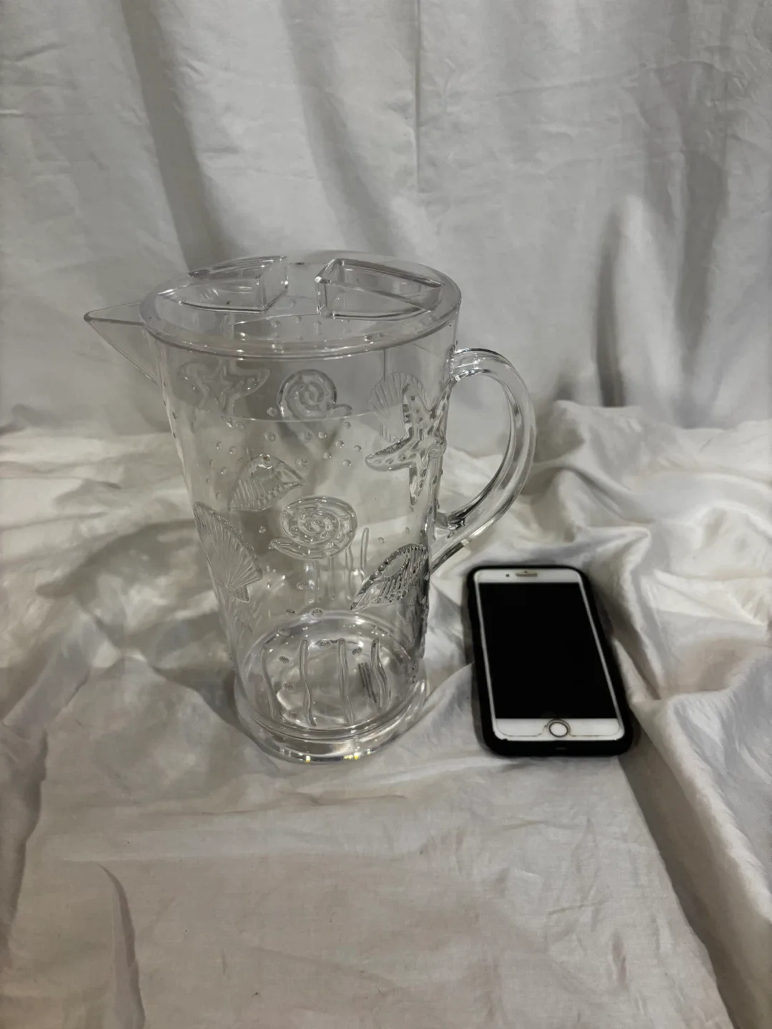 Plastic Pitcher with Lid image indicator(7)