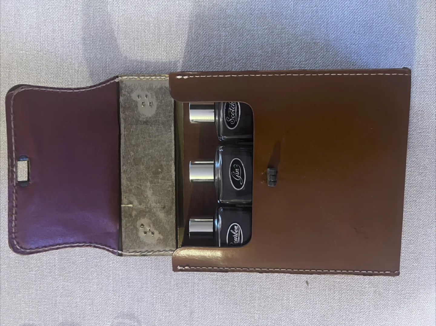 Vintage Liquor Set with Leather Case image indicator(7)