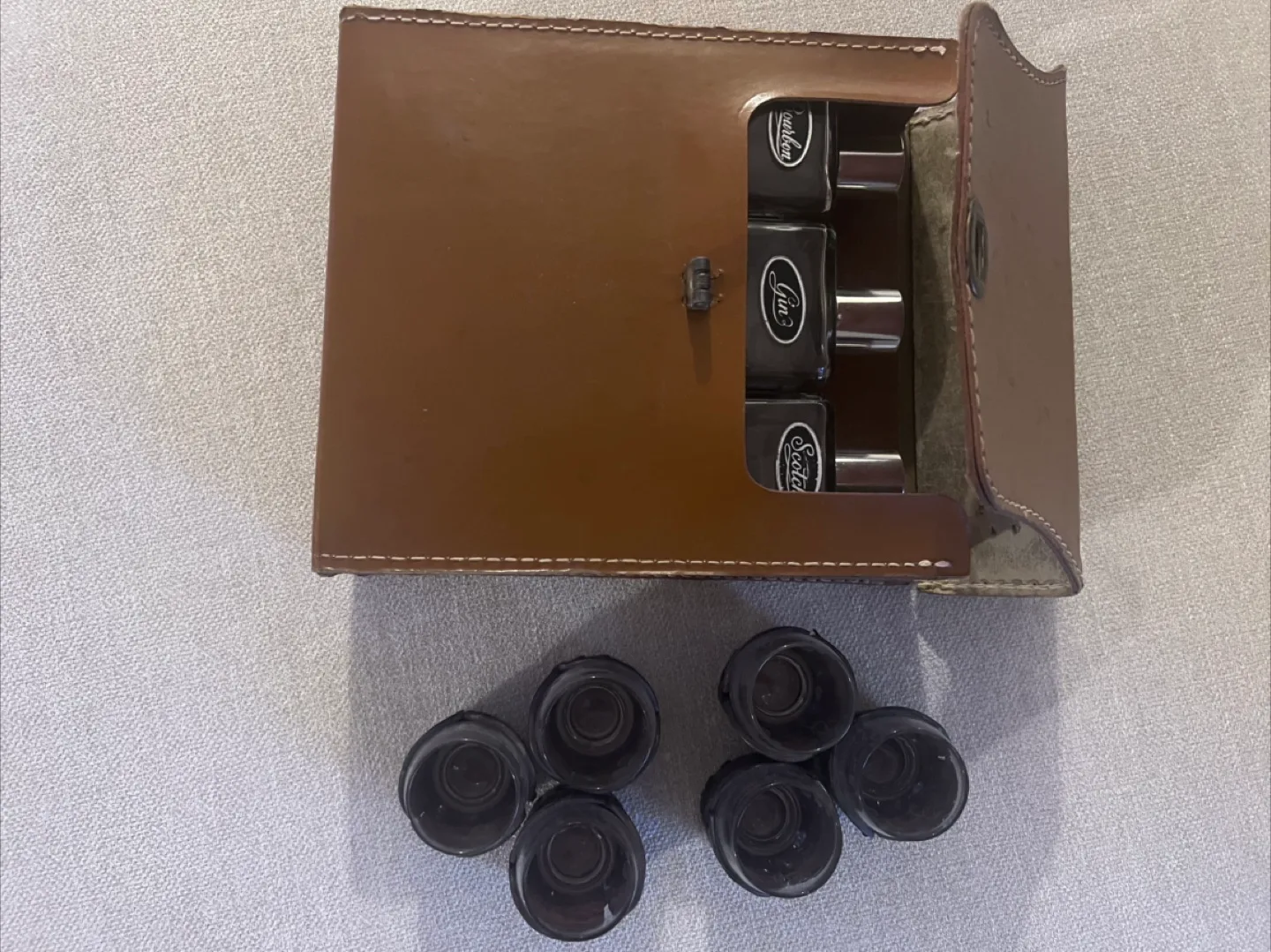 Vintage Liquor Set with Leather Case image indicator(10)