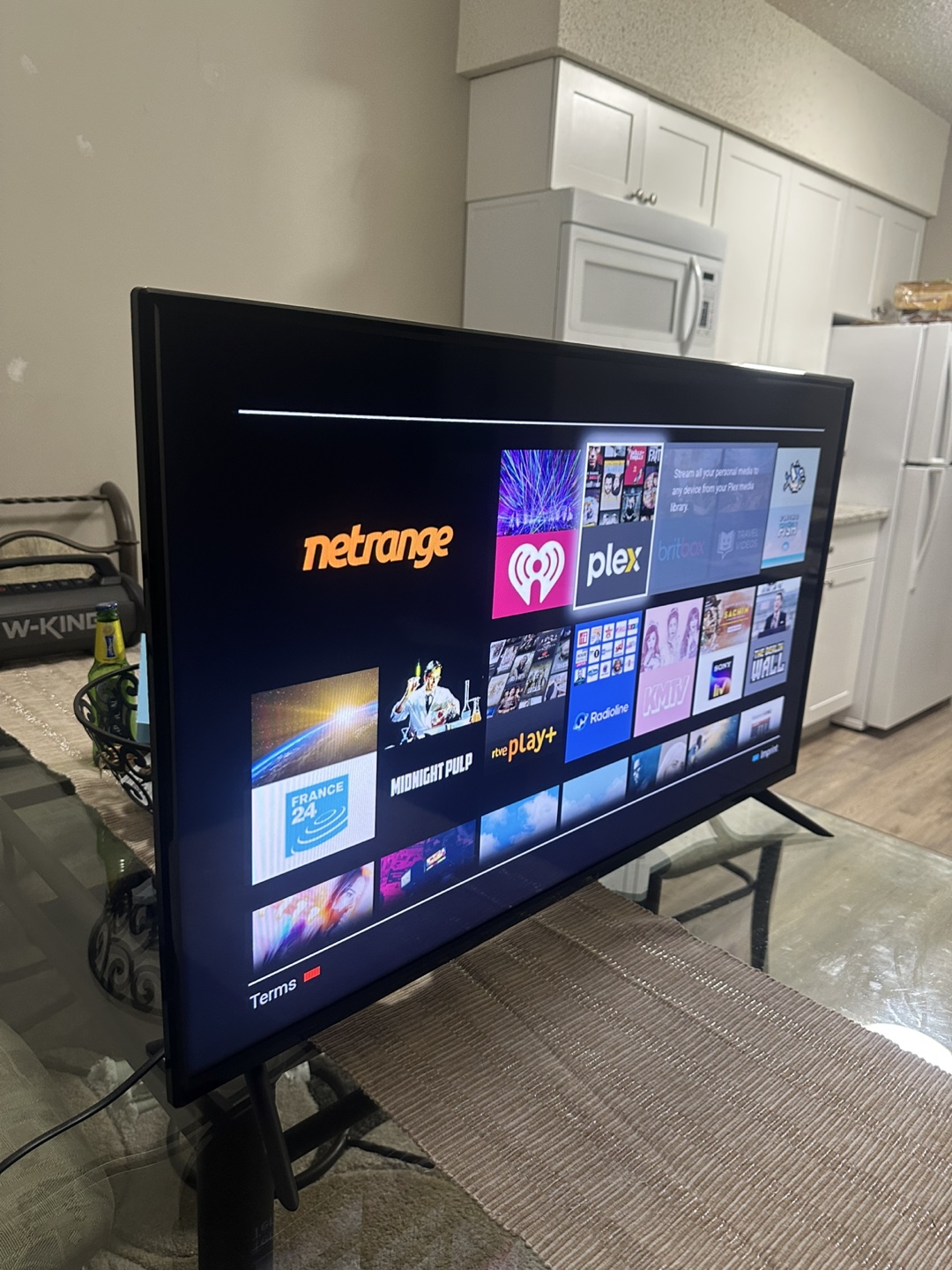 42-Inch Full HD Smart TV – Like New Condition - photo 3