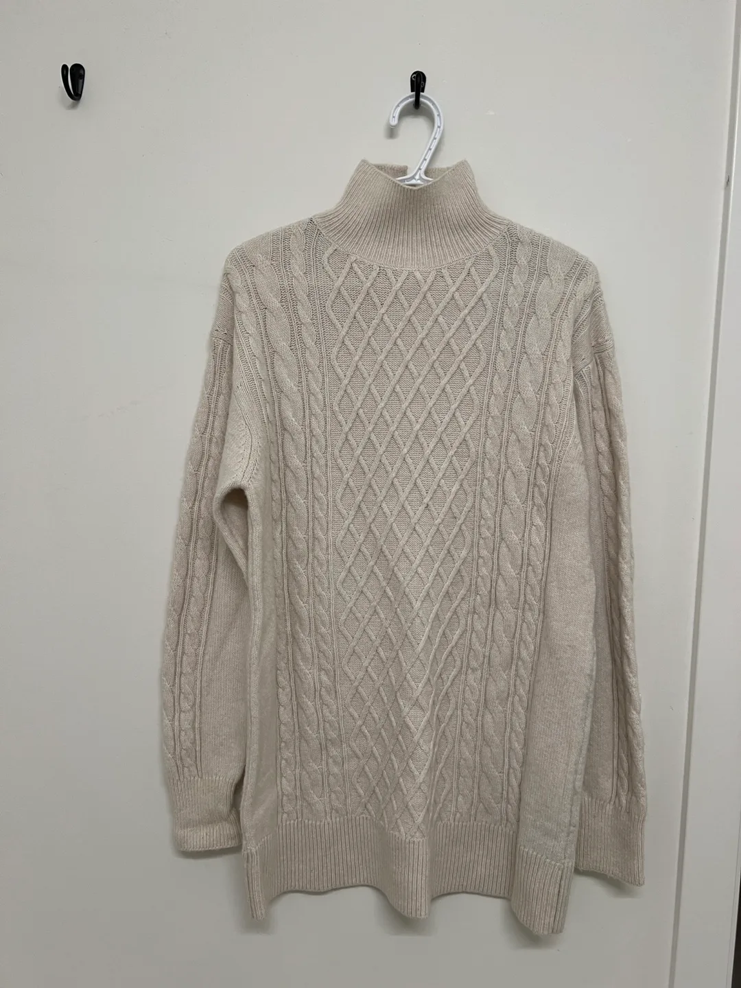 H&M Cream Cable Knit Sweater - Size XS thumbnail