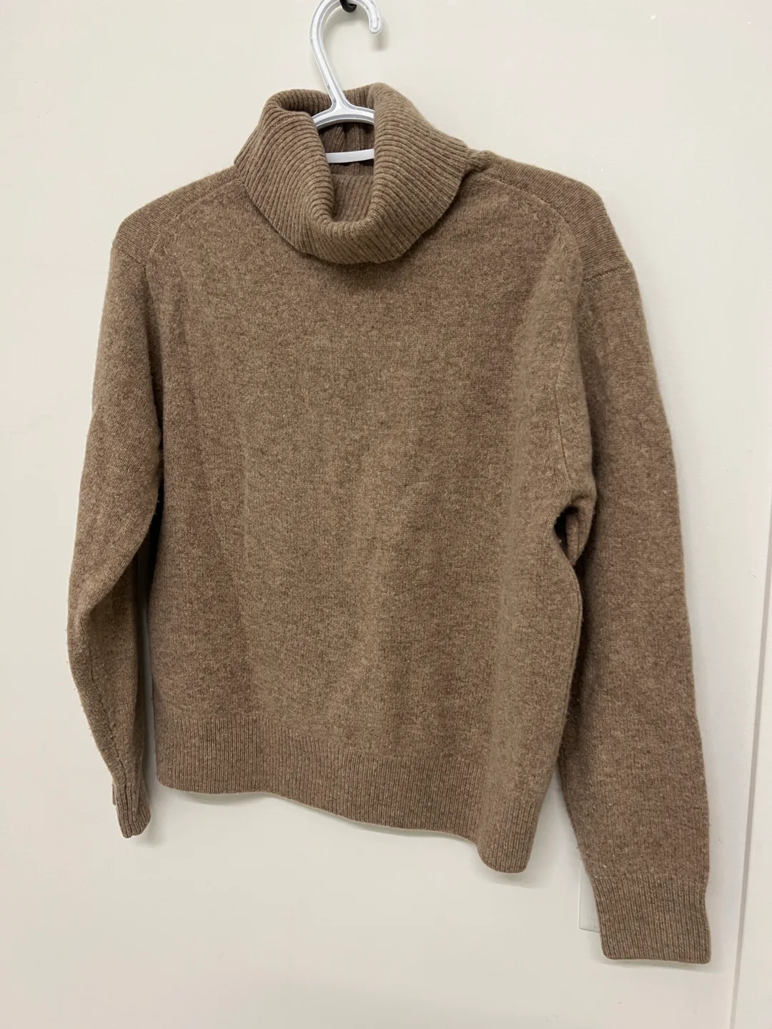 Uniqlo Wool Turtleneck Sweater - Size S thumbnail