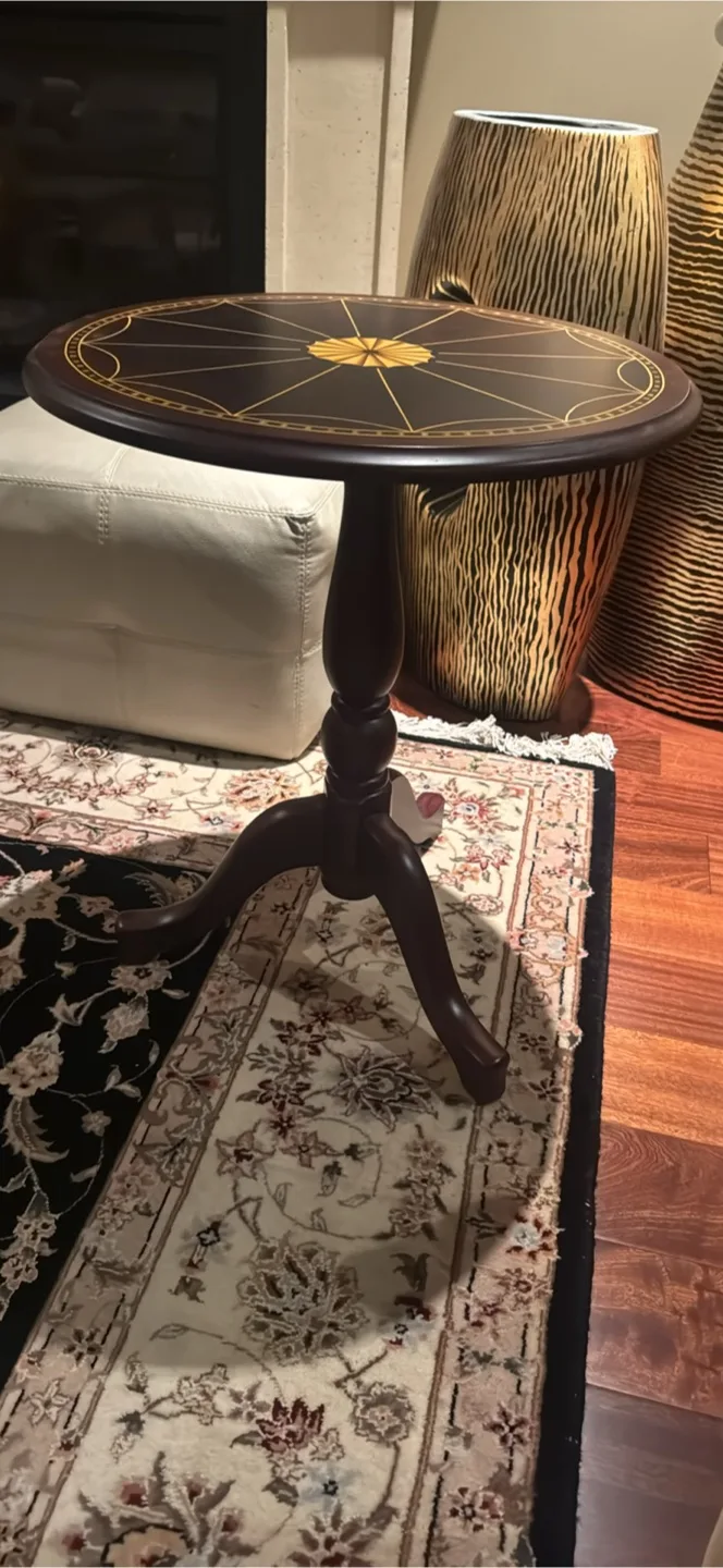 Round Accent Table - 26" Diameter image indicator(4)