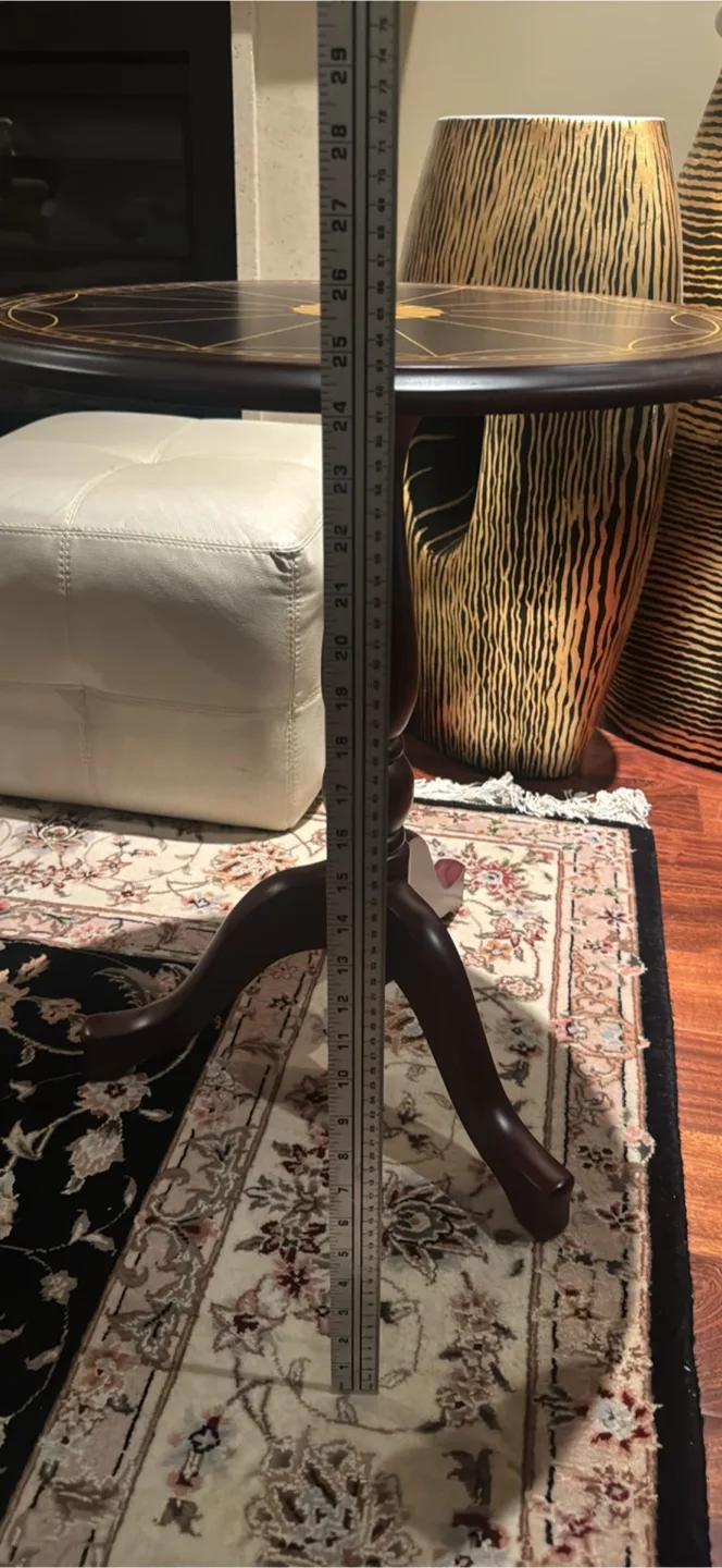 Round Accent Table - 26" Diameter image indicator(6)