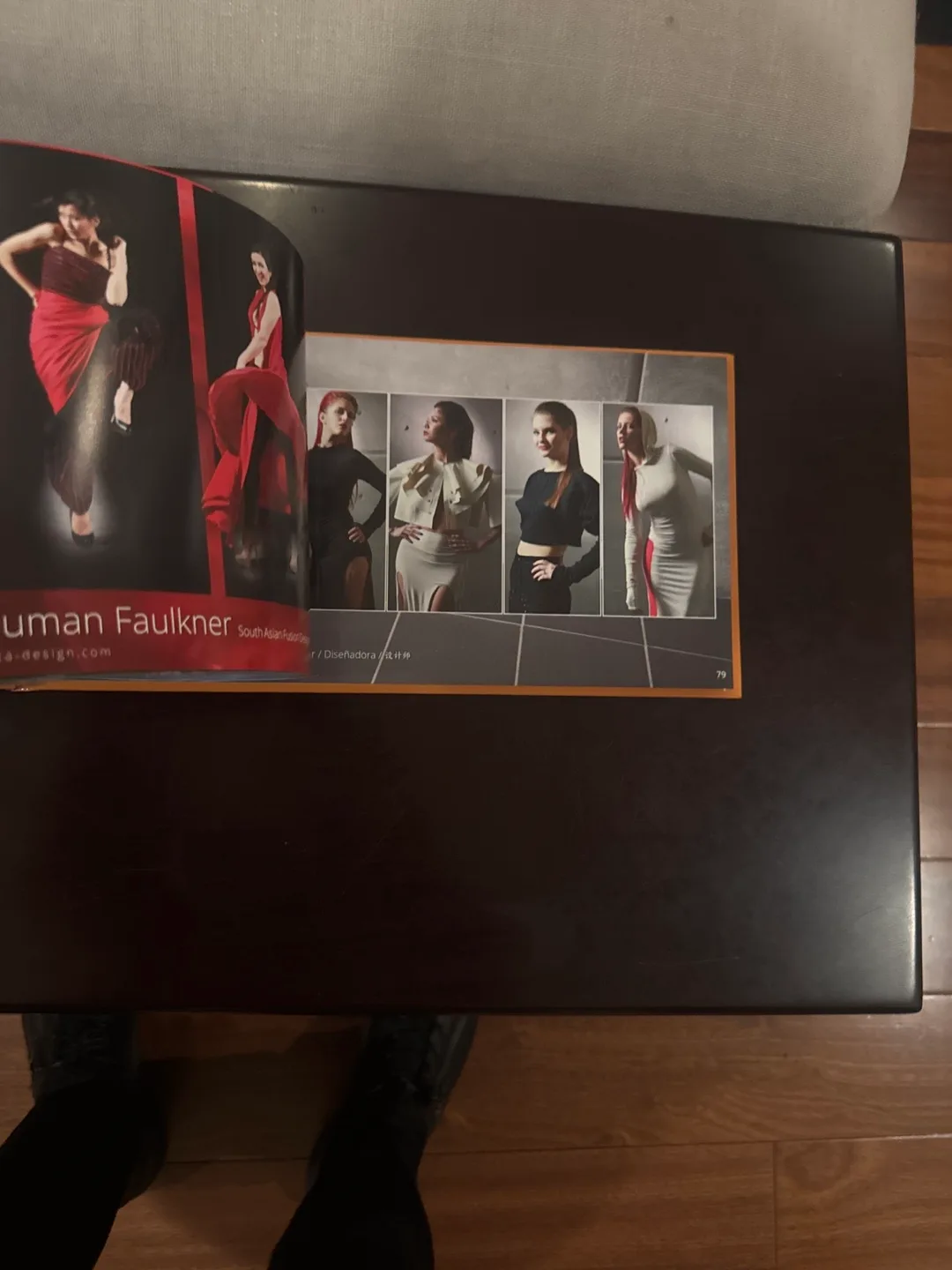 Vancouver Souvenir Book with Postcards image indicator(4)