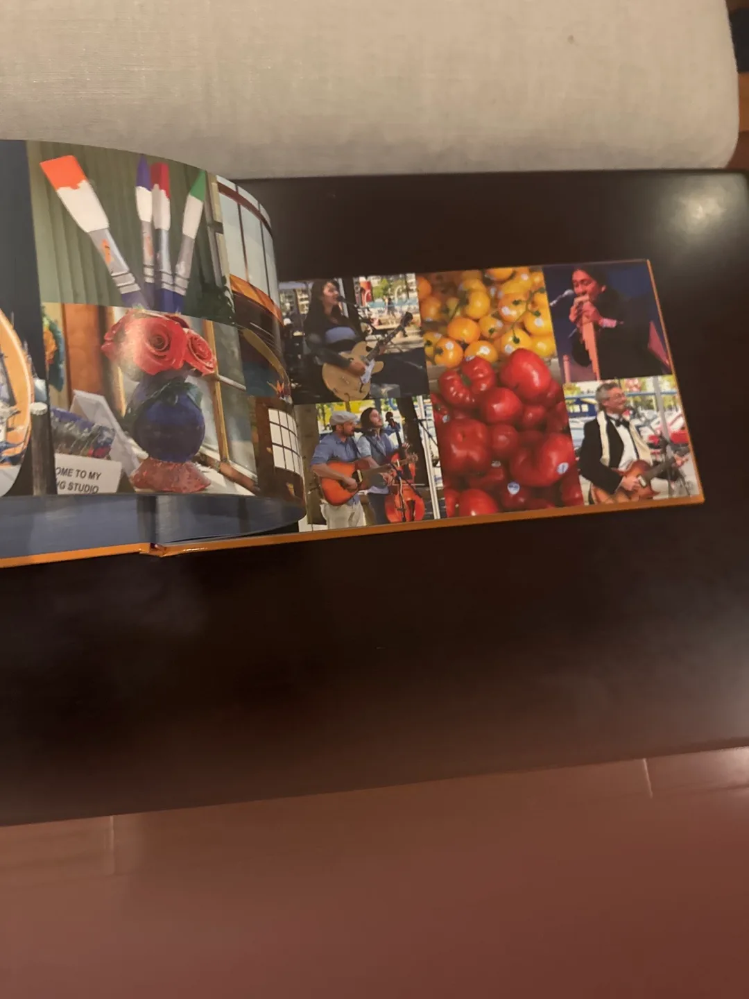 Vancouver Souvenir Book with Postcards image indicator(7)