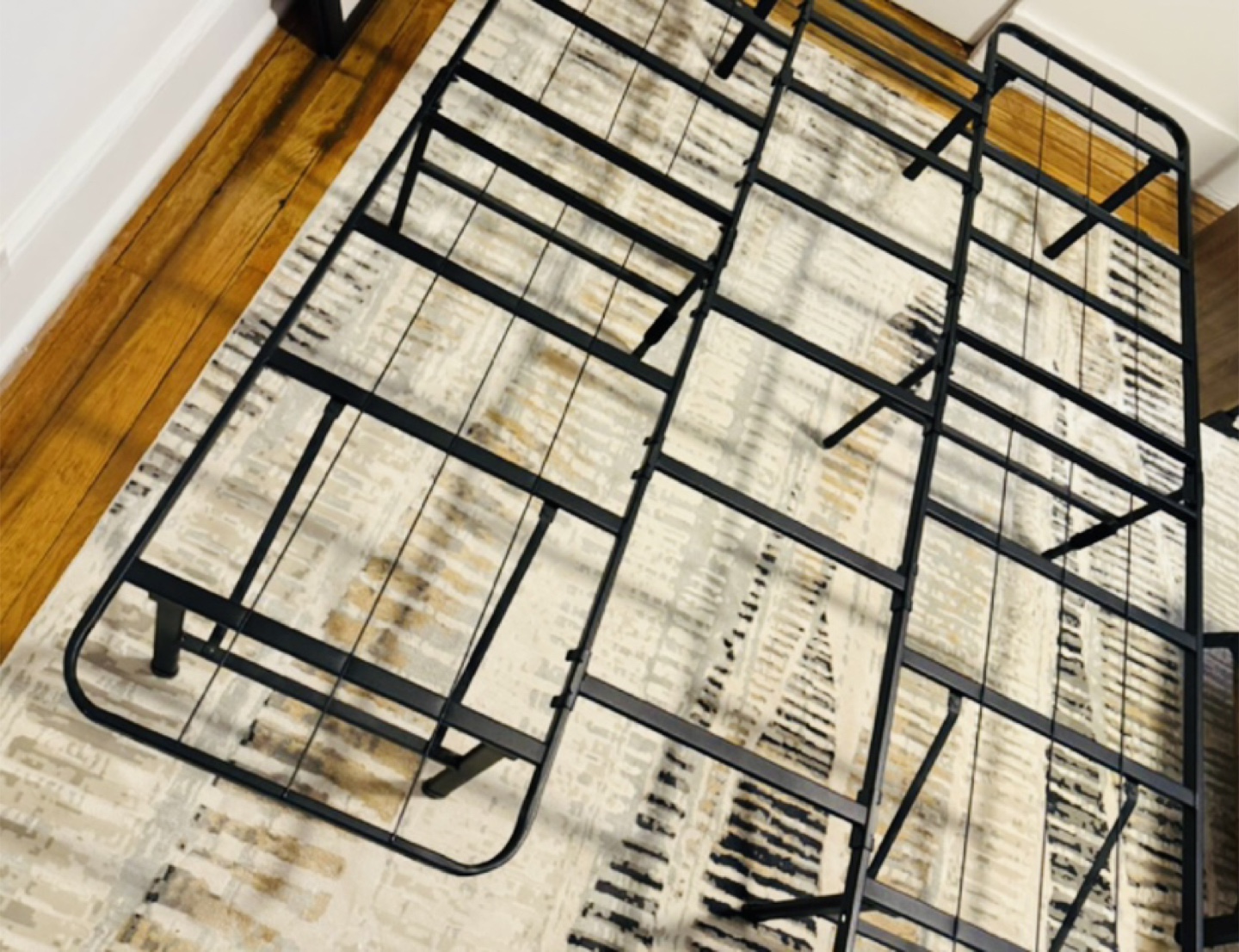 Metal Queen size Bed Frame - photo 3