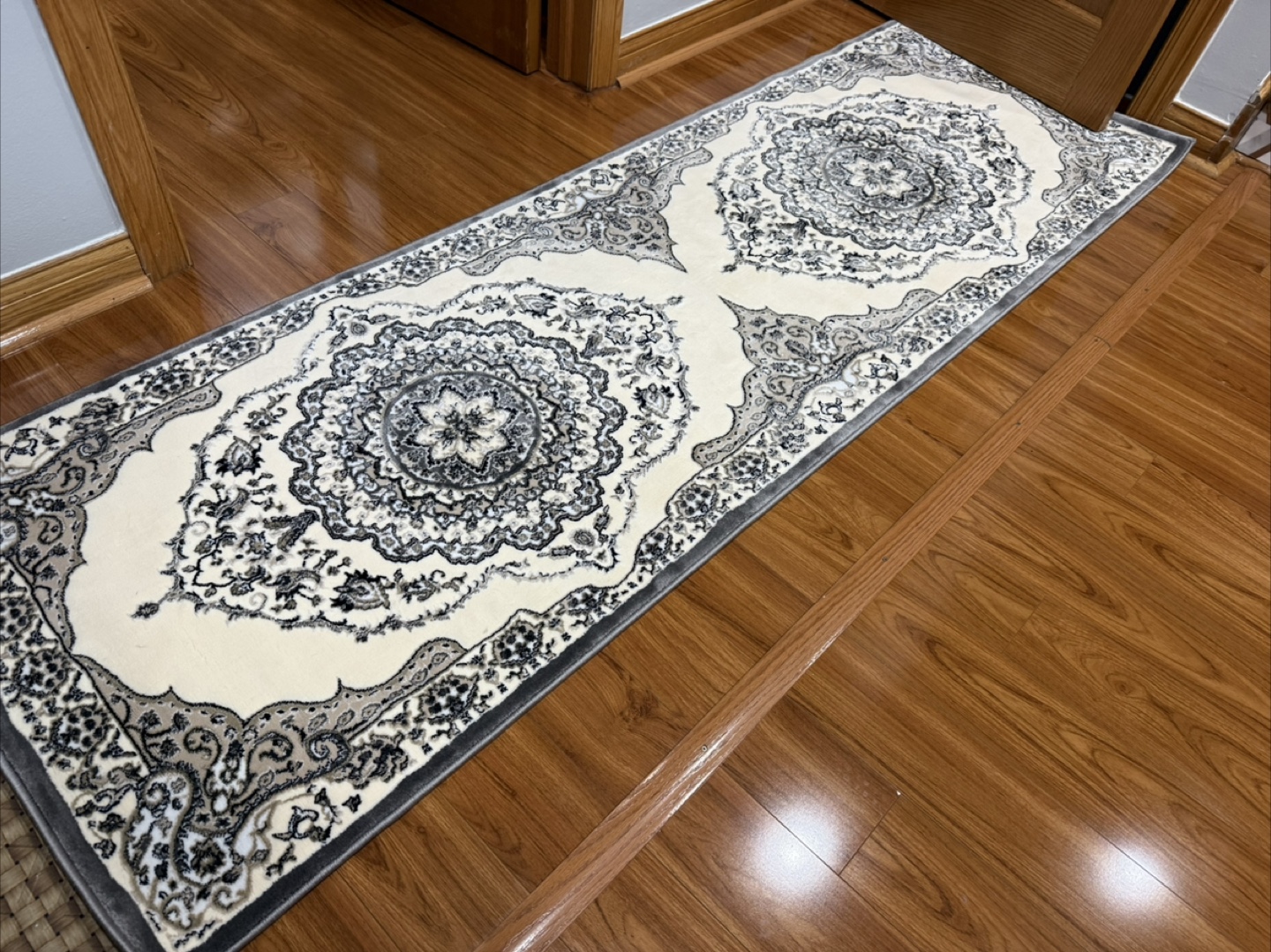 Deluxe Jawaher Collection Runner Rug 2'8"x8' - photo 2