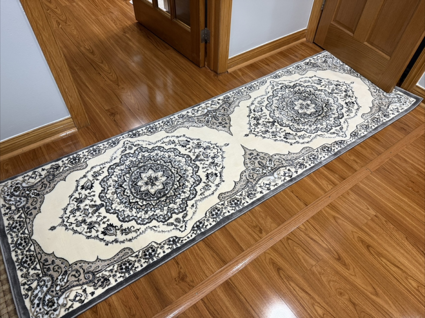 Deluxe Jawaher Collection Runner Rug 2'8"x8'