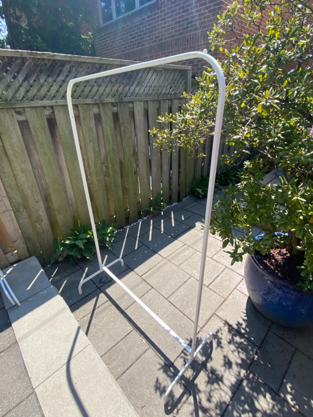 White Metal Clothing Rack - 3 image indicator(4)