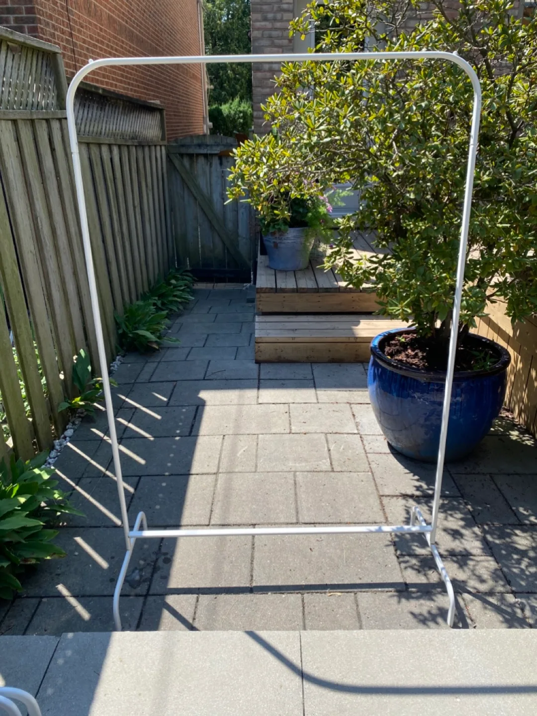 White Metal Clothing Rack - 3 image indicator(2)