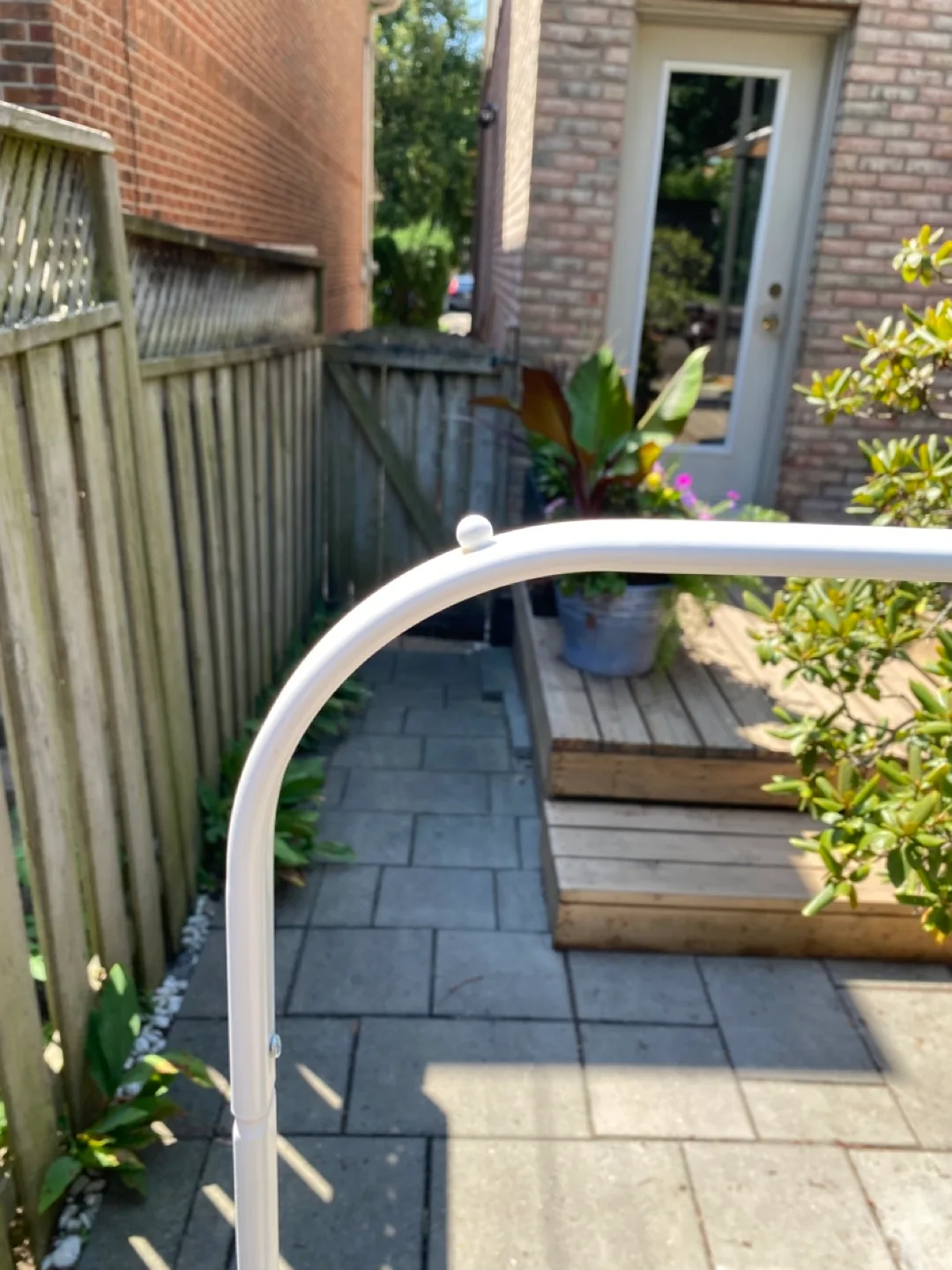 White Metal Clothing Rack - 3 image indicator(3)