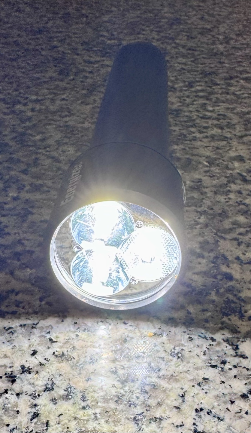 Energizer LED High Intensity Flashlight - photo 2