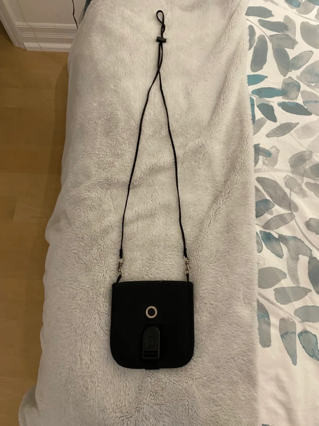 Samsonite Black Crossbody Travel Pouch thumbnail