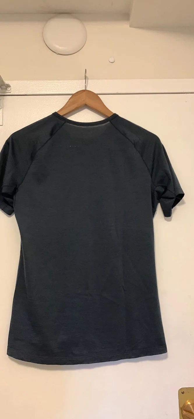 Arc'teryx T-Shirt woman’s image indicator(3)