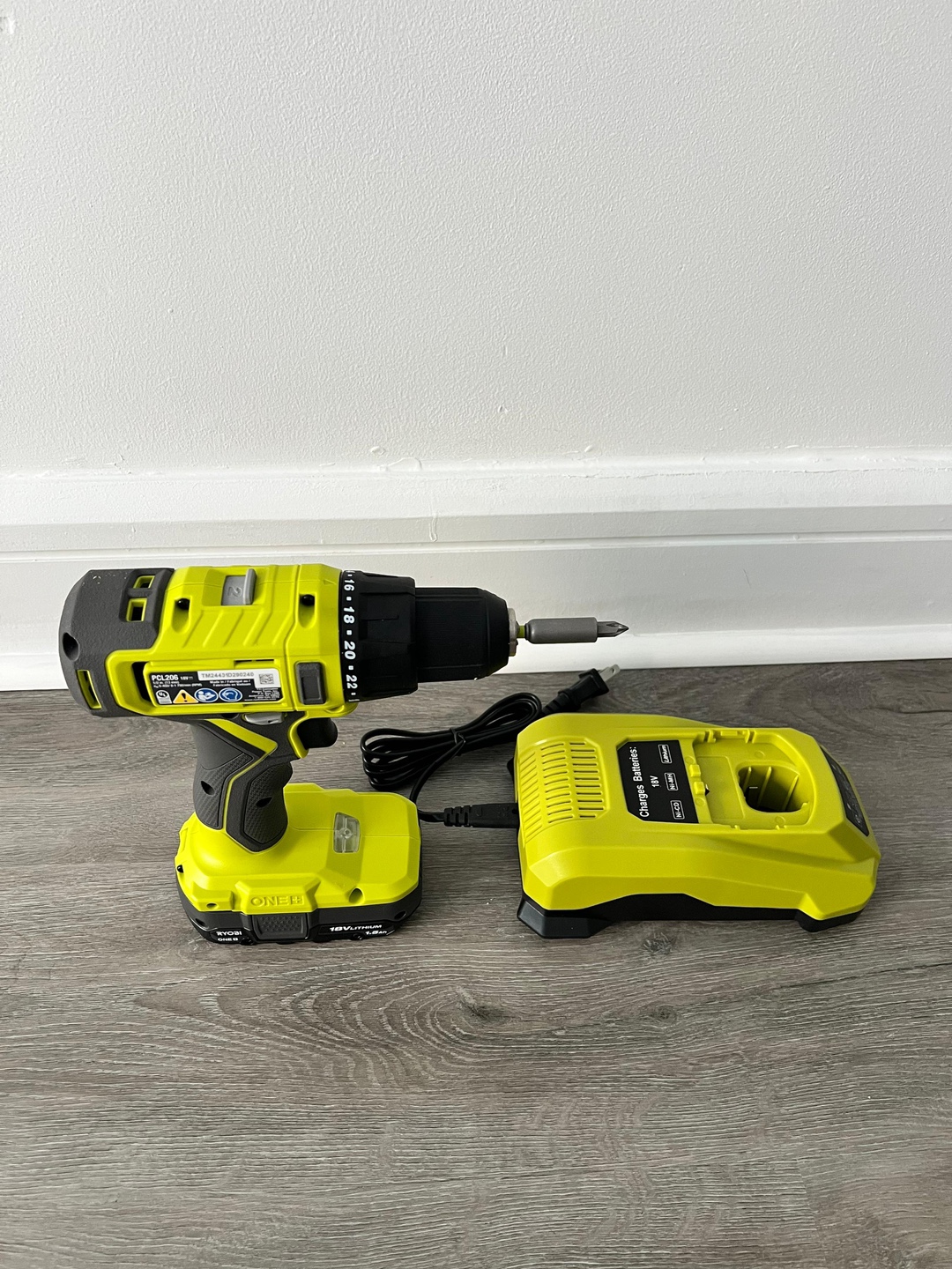 Ryobi PCL206 18V Cordless Drill with Charger - photo 2