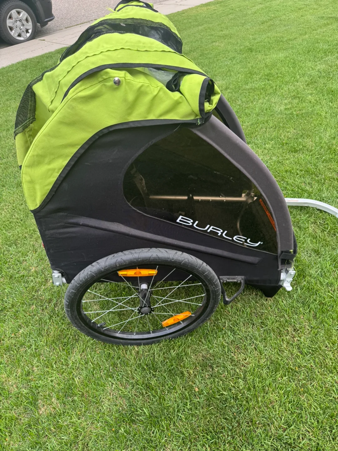 Burley Child Bike Trailer - Green & Black thumbnail