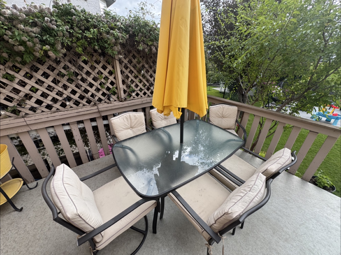 Outdoor Patio Table & 6 Chairs