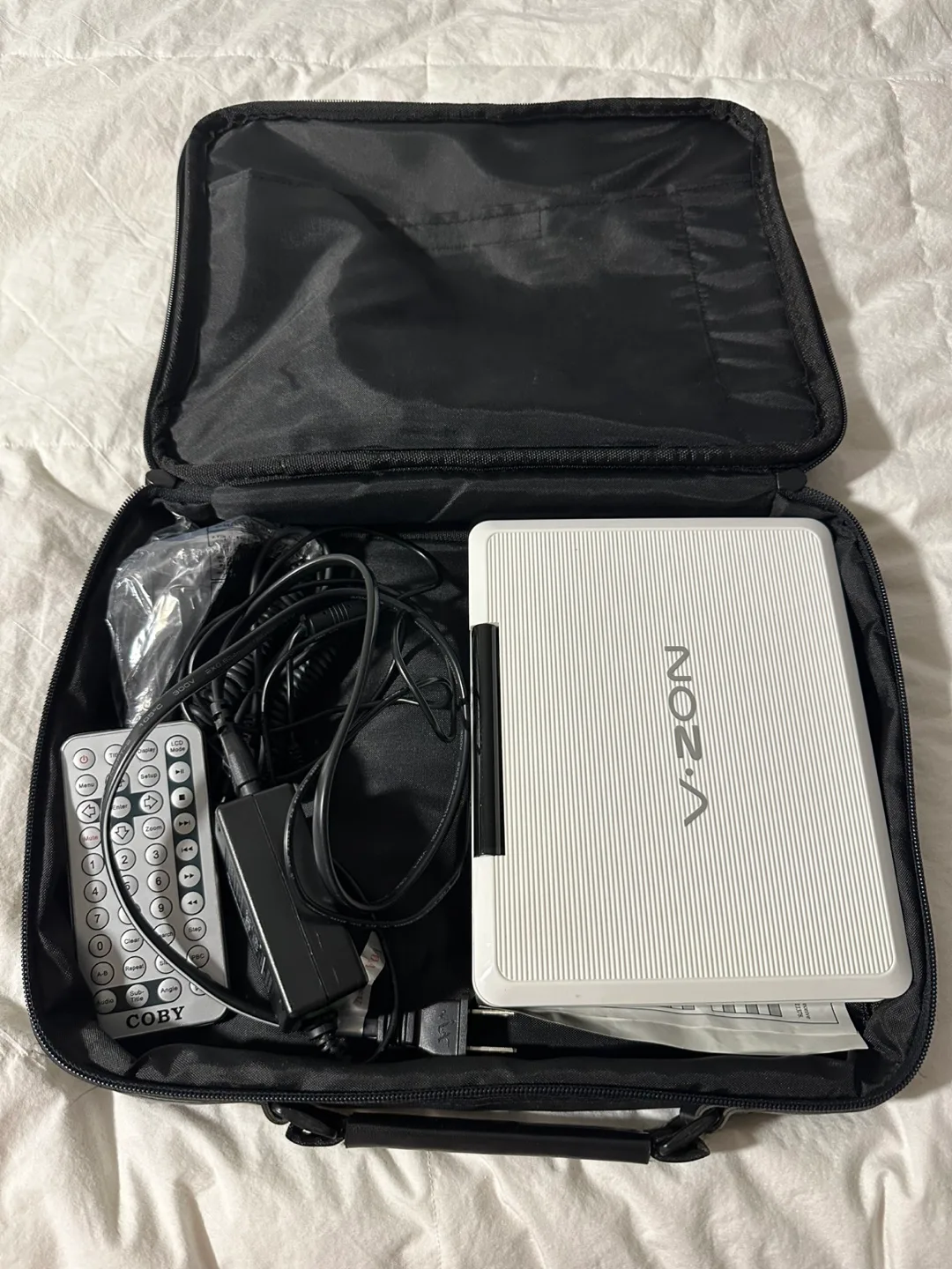 Coby V-ZON Portable DVD Player with Bag image indicator(3)