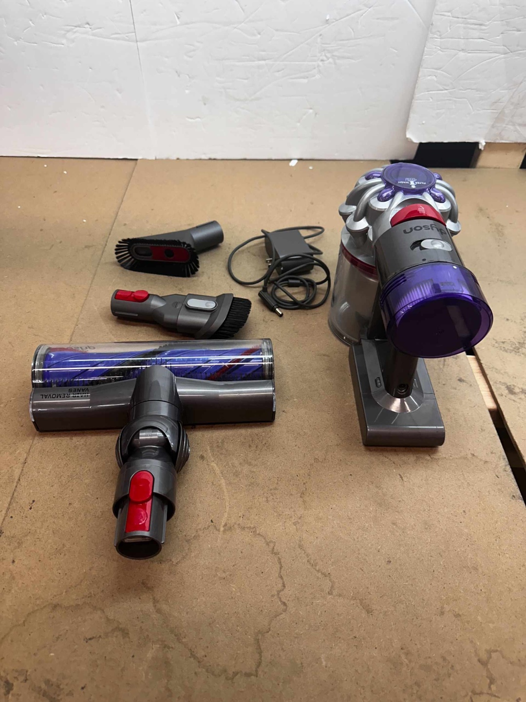Dyson V7 Advanced Cordless Vacuum - photo 3