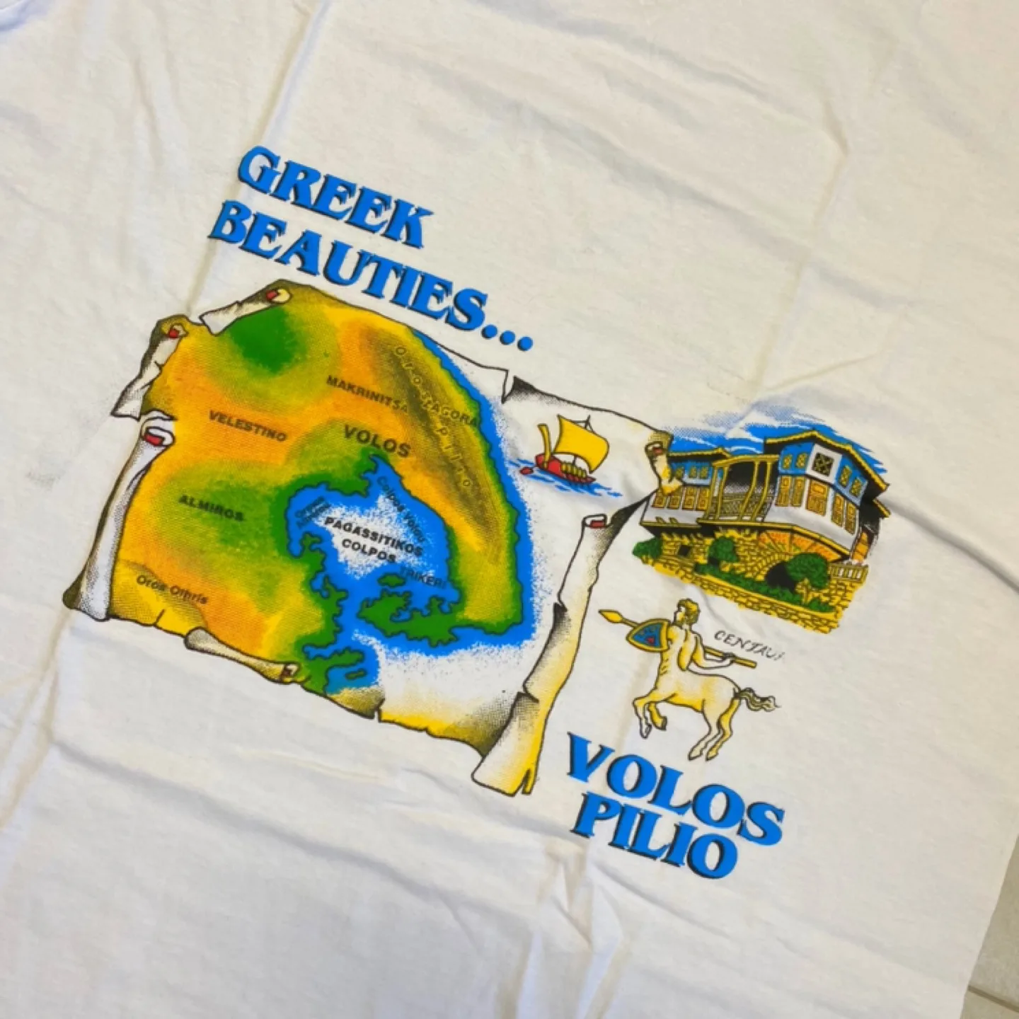 White Graphic Tee - Size L image indicator(2)