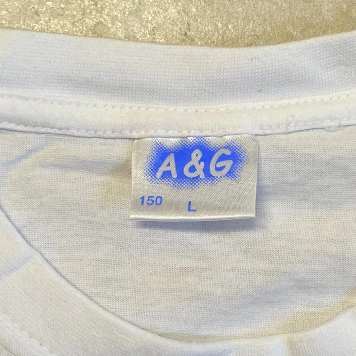 White Graphic Tee - Size L image indicator(4)