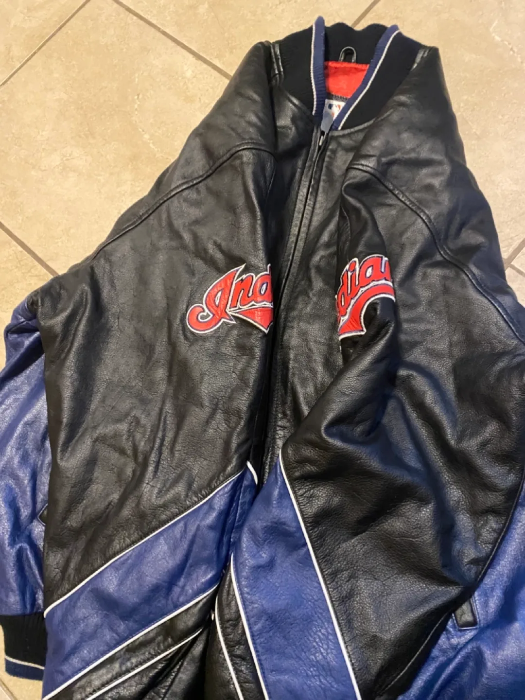 Cleveland Indians MLB Genuine Merchandise XL Leather Jacket image indicator(2)