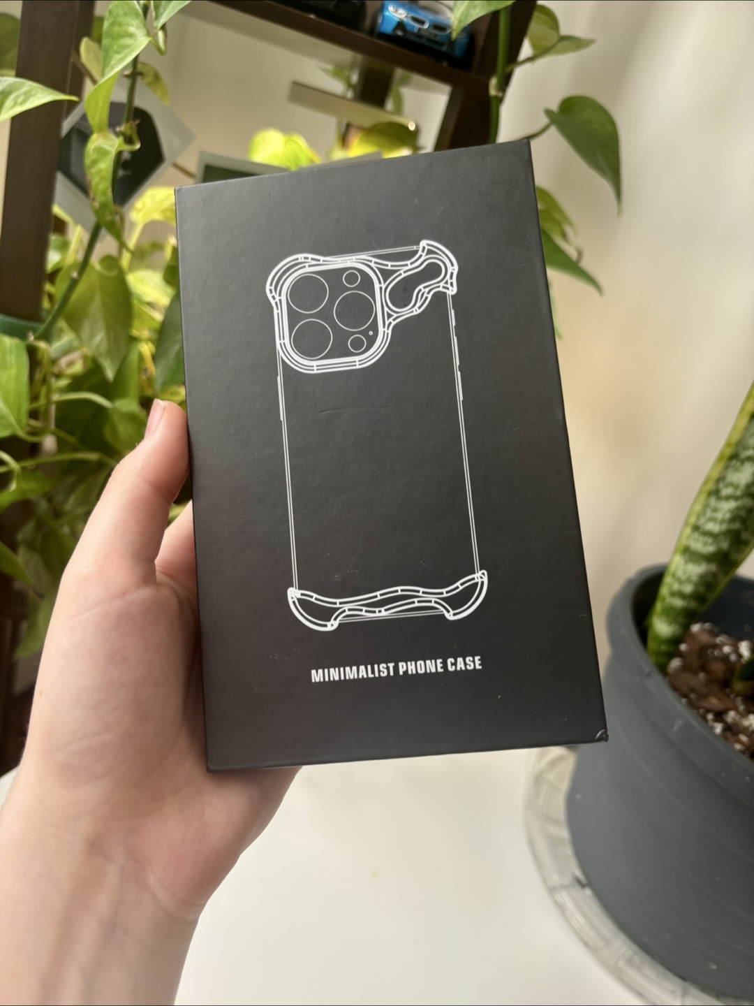Minimalist Black iPhone 15 Case - photo 2
