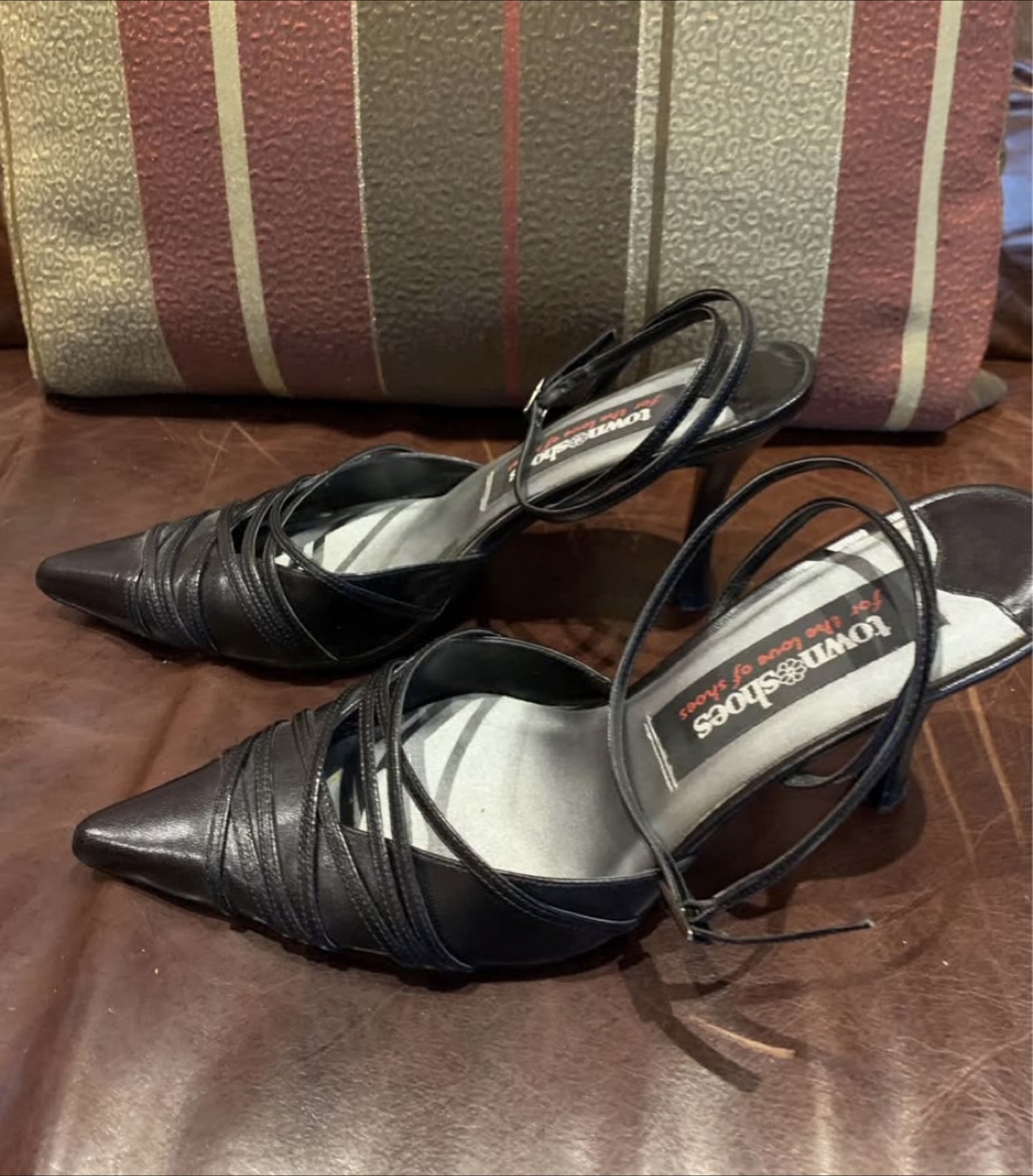 Town Shoes Black Heels, size 7.5 - photo 3