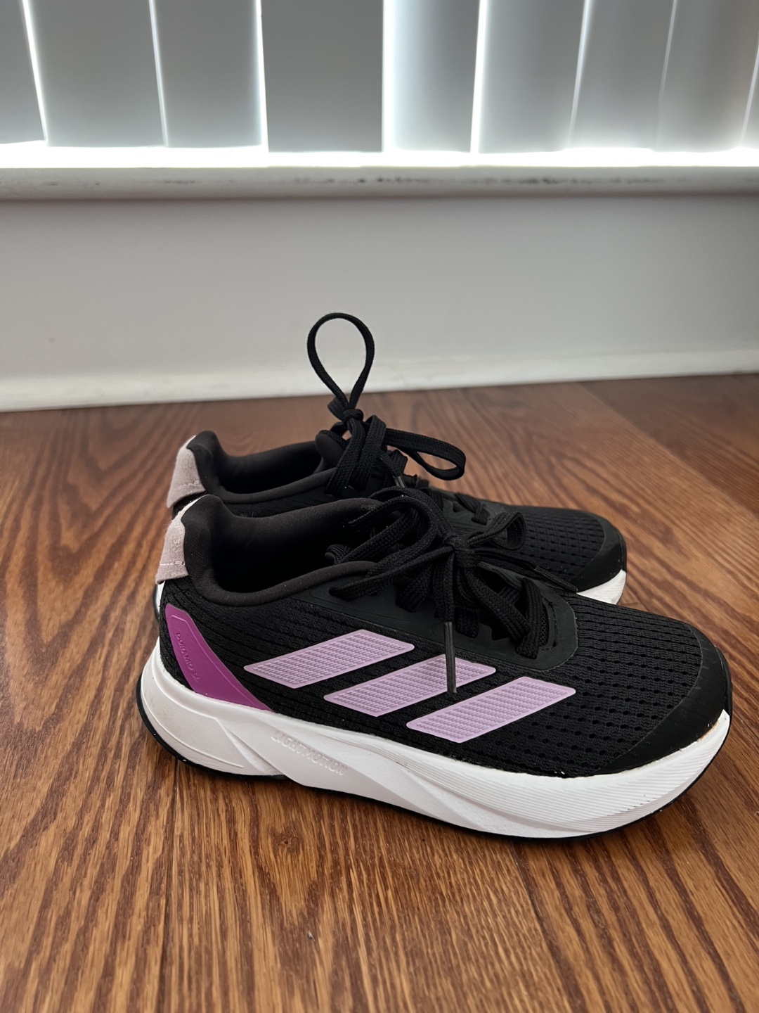 Adidas Lightmotion 2.0 Kids Sneakers - Size 11K - photo 4