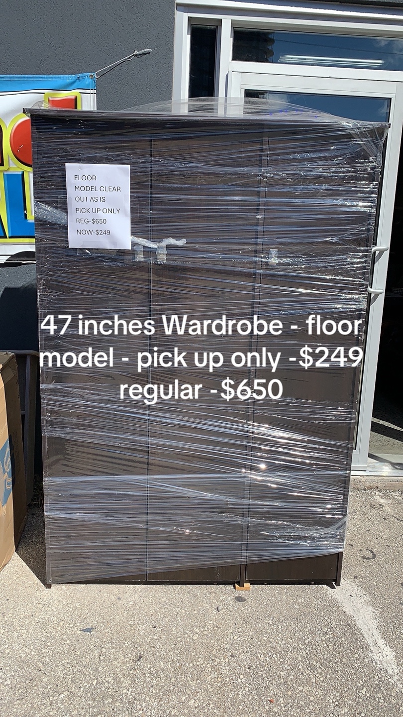 47 inch Wardrobe - Floor Model - photo 2