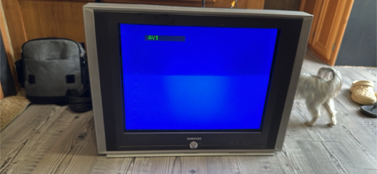 Samsung CRT TV with remote