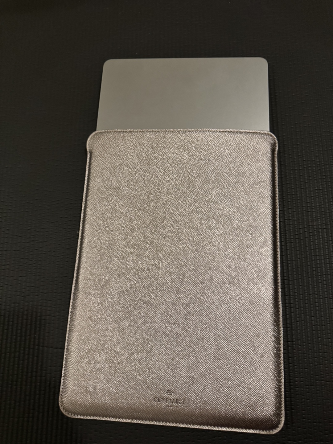 Macbook Air M2 with Case - photo 3