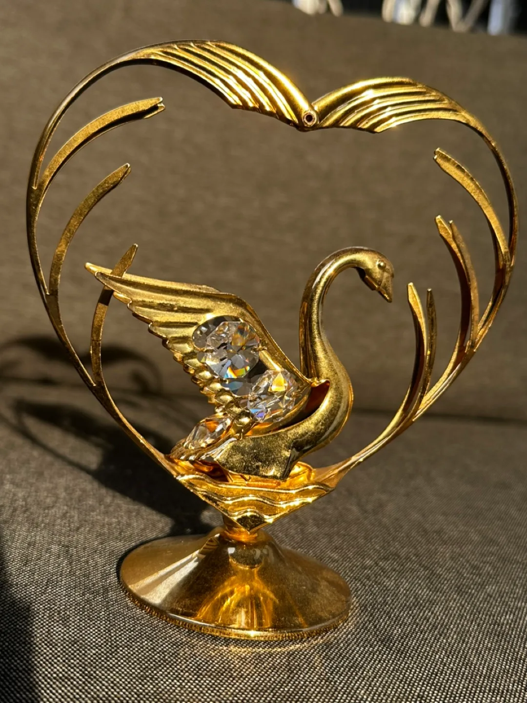 Swarovski Swan Gold Heart Decor image indicator(5)