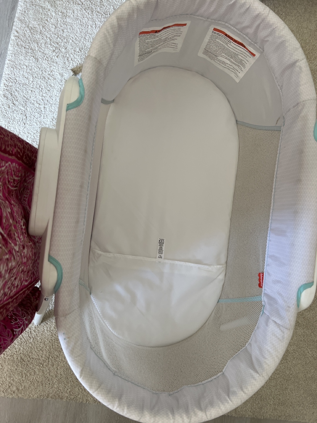 Fisher-Price Soothing Motions Bassinet - photo 4