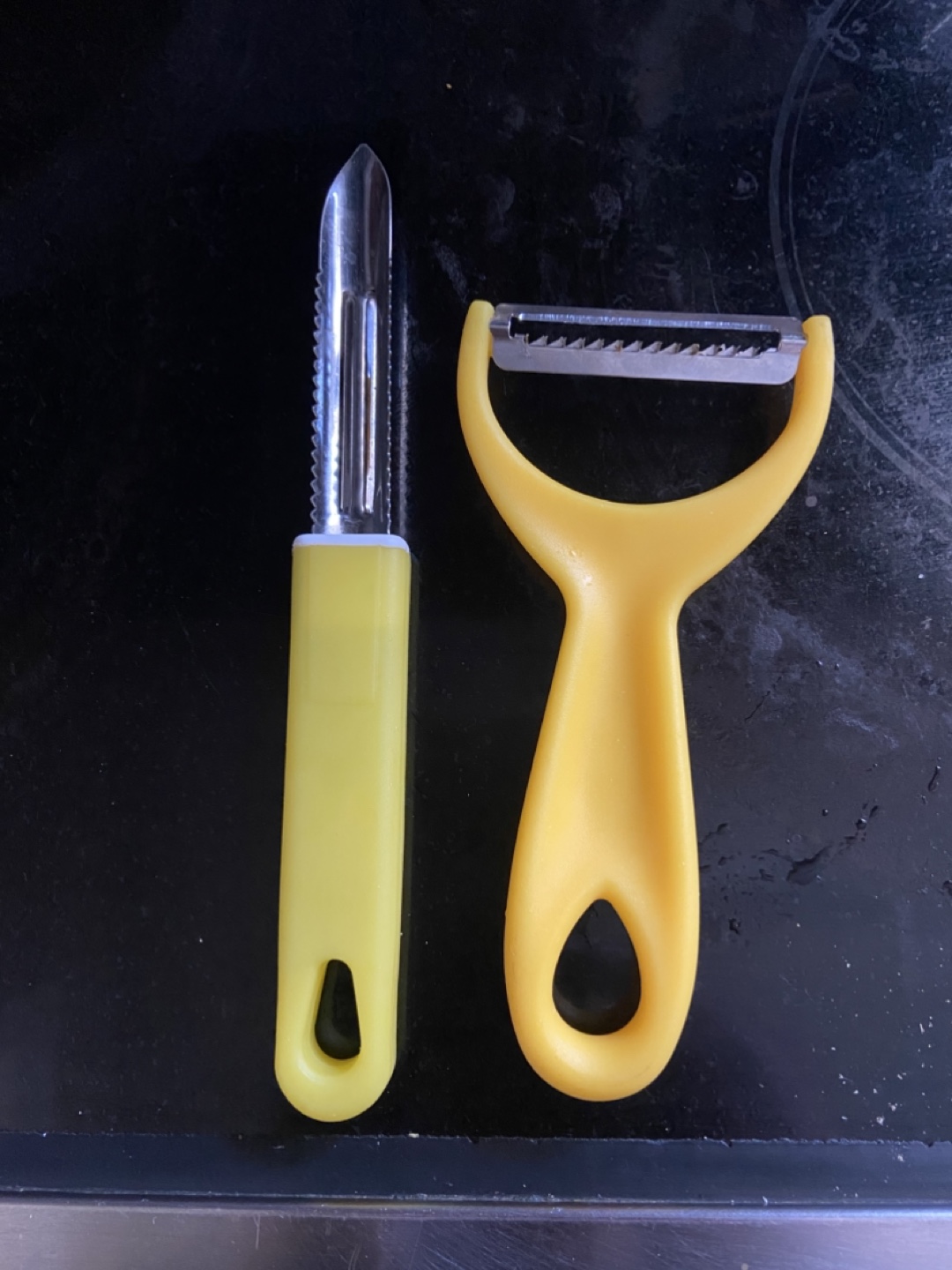 Yellow Vegetable Peelers - Set of 2