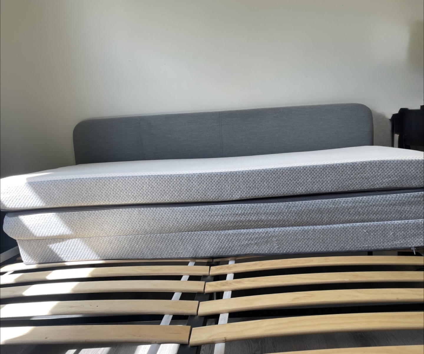 Queen Size Folding Mattress(No pet/smoke-free)
