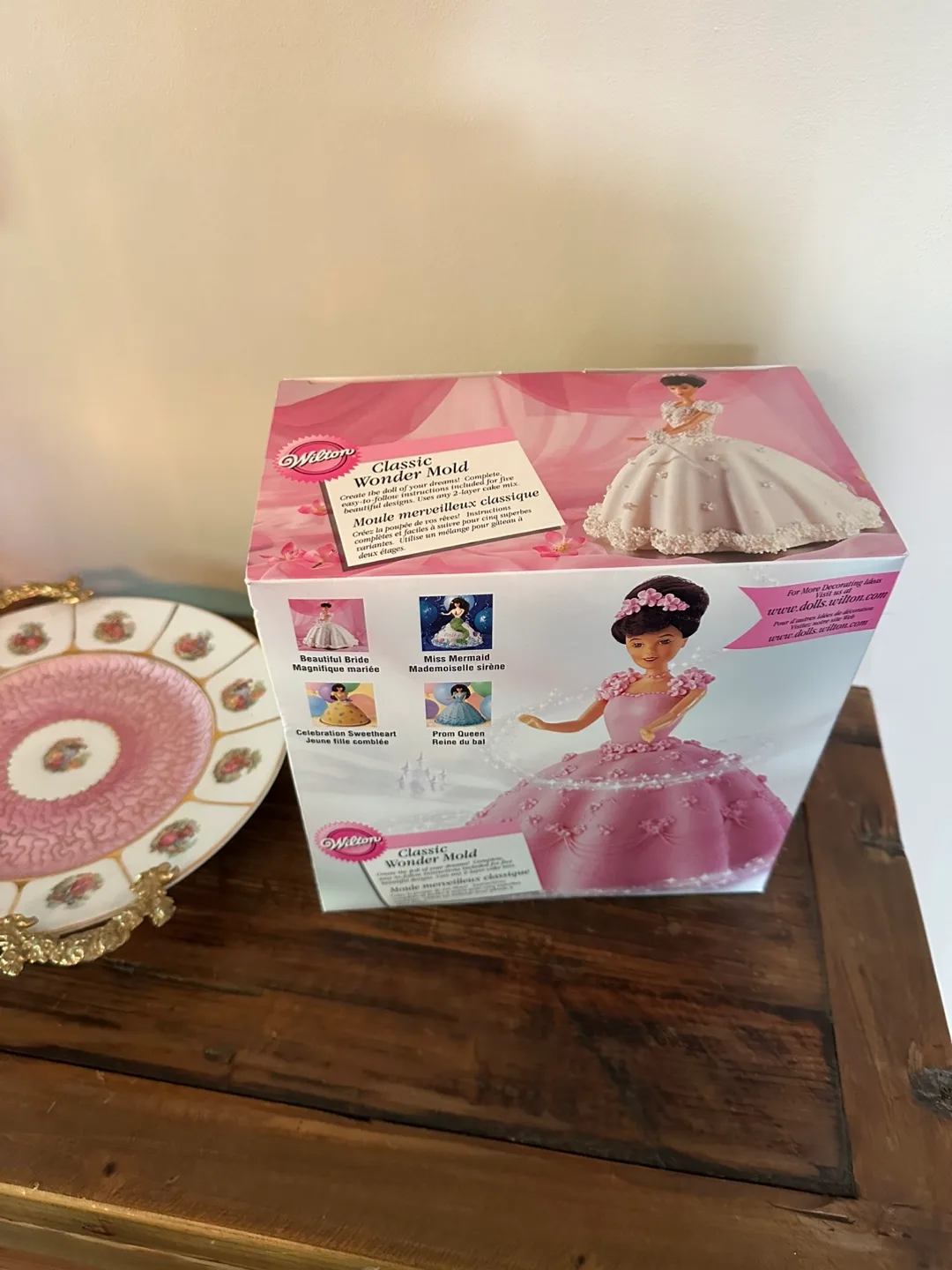 Wilton Classic Wonder Mold Cake Pan image indicator(2)