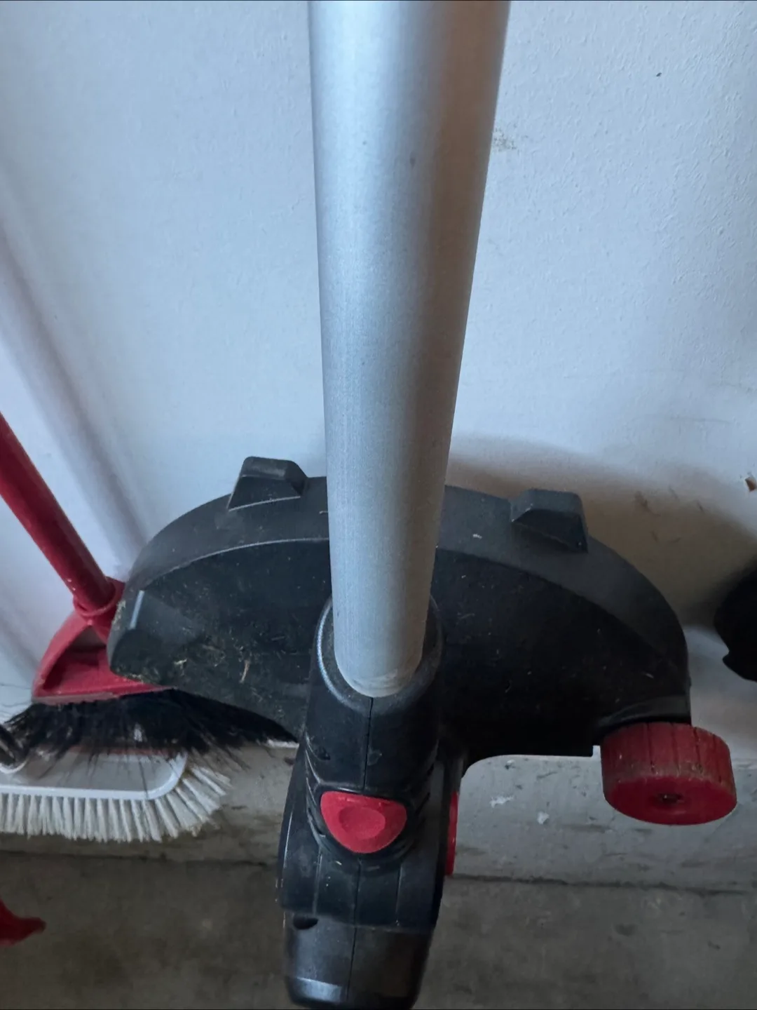 Hyper Tough Cordless String Trimmer with battery and charger image indicator(6)