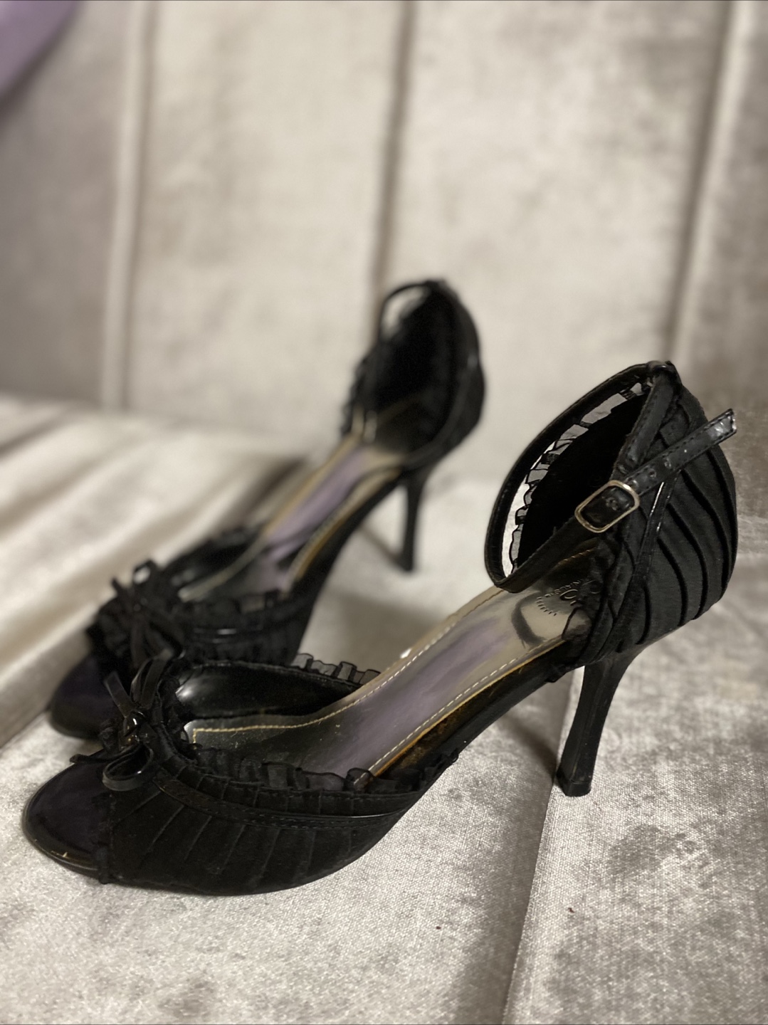Black Y2K Heels with bow and frills - photo 3