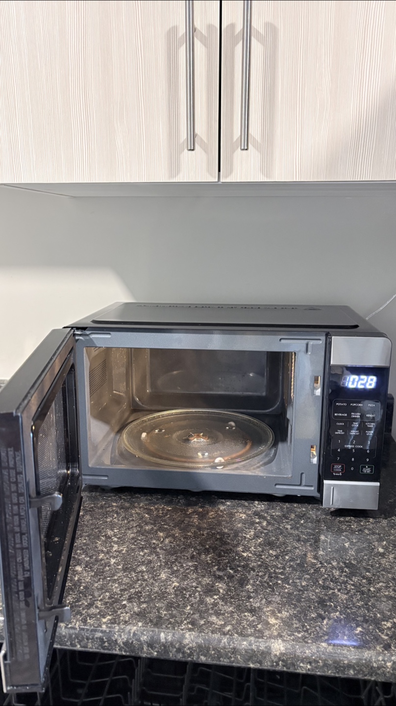 Vissani Microwave Oven - photo 2