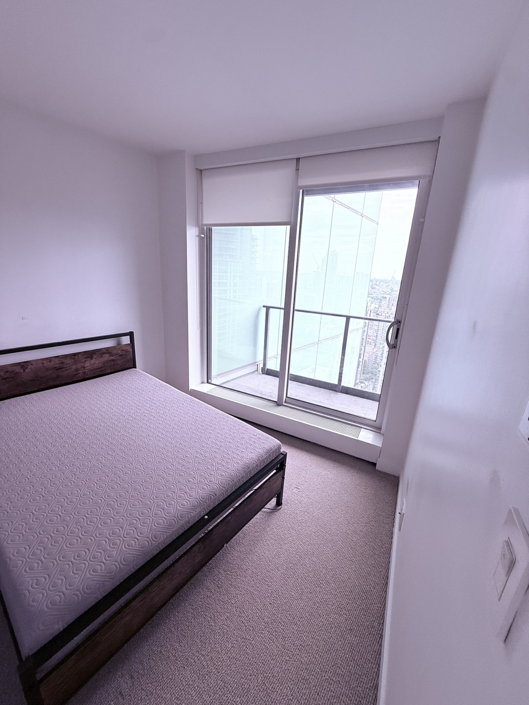Queen Size Bed Frame - photo 2