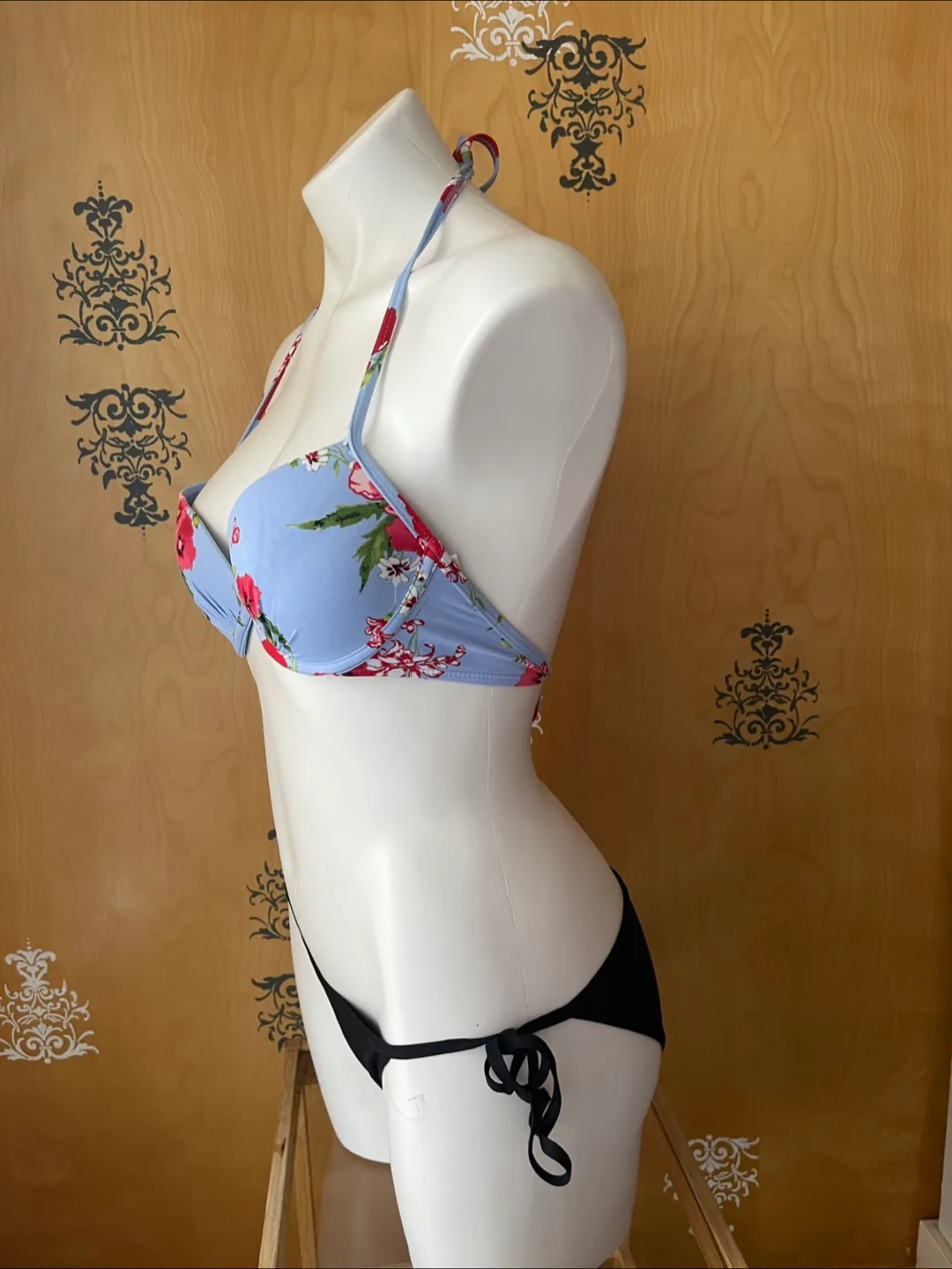 Vintage 2000s Y2K Bikini Set Floral Black Bottoms S image indicator(3)