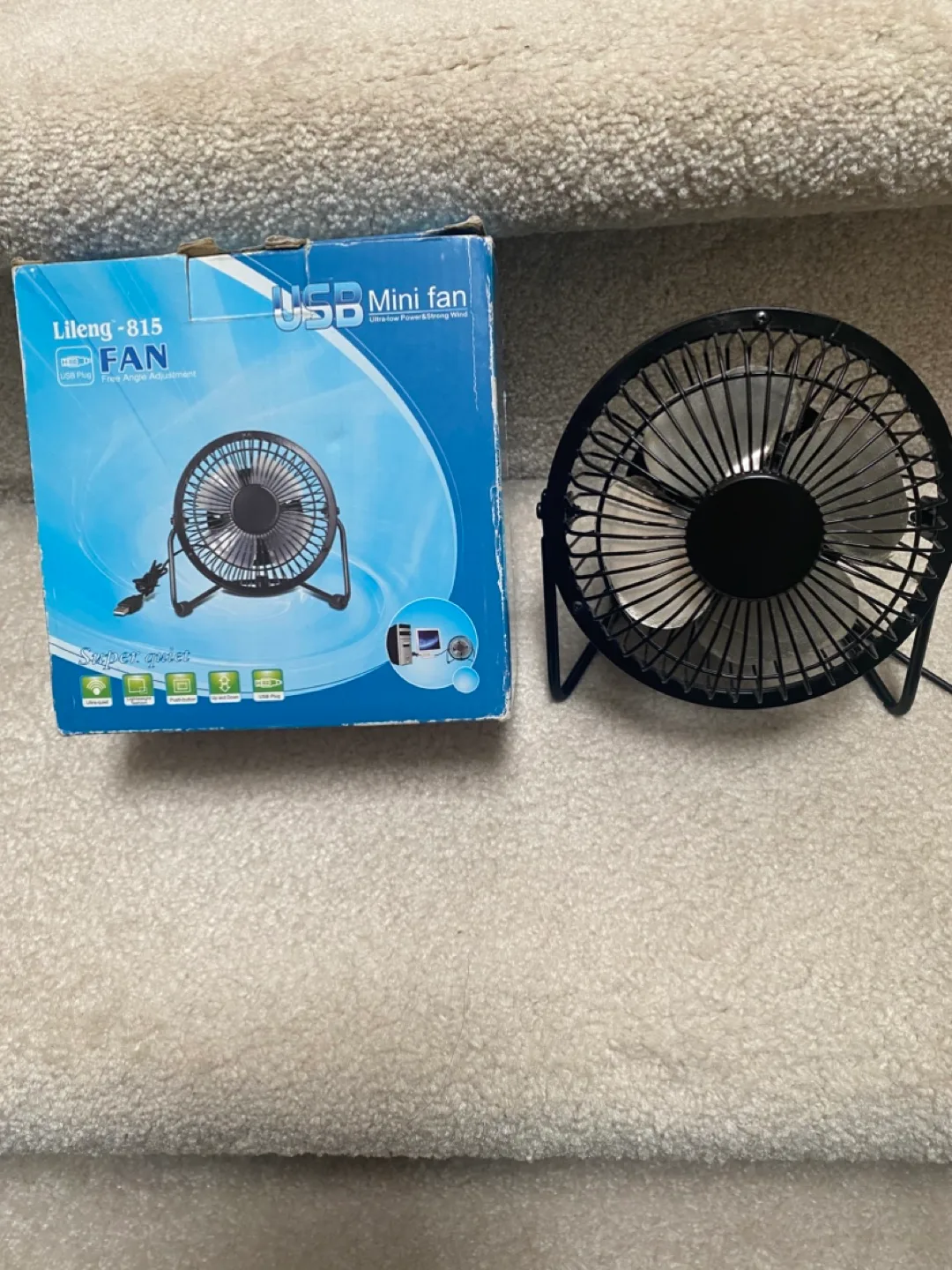 Lileng-815 USB Mini Fan - New in Box thumbnail