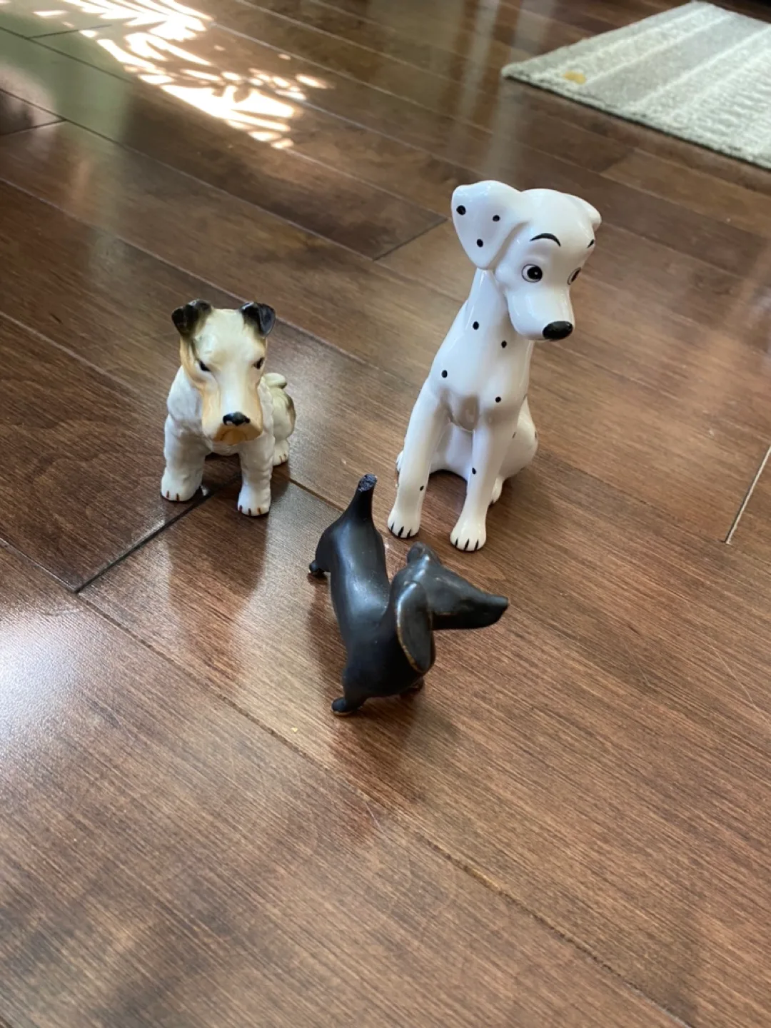 Dog Figurine Set ceramic image indicator(2)