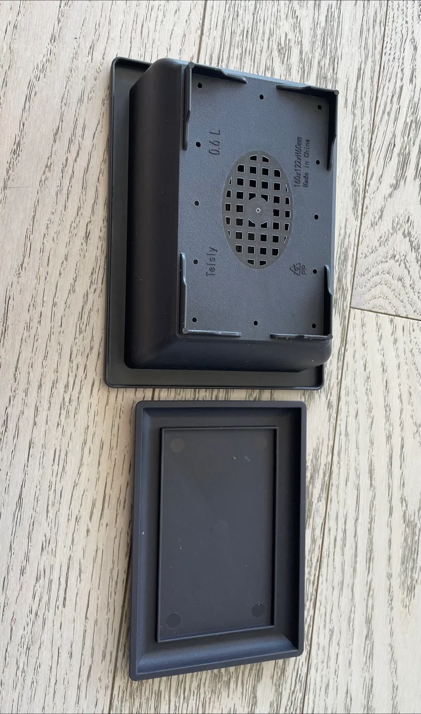 Thick Black Plant Pot with Tray image indicator(3)