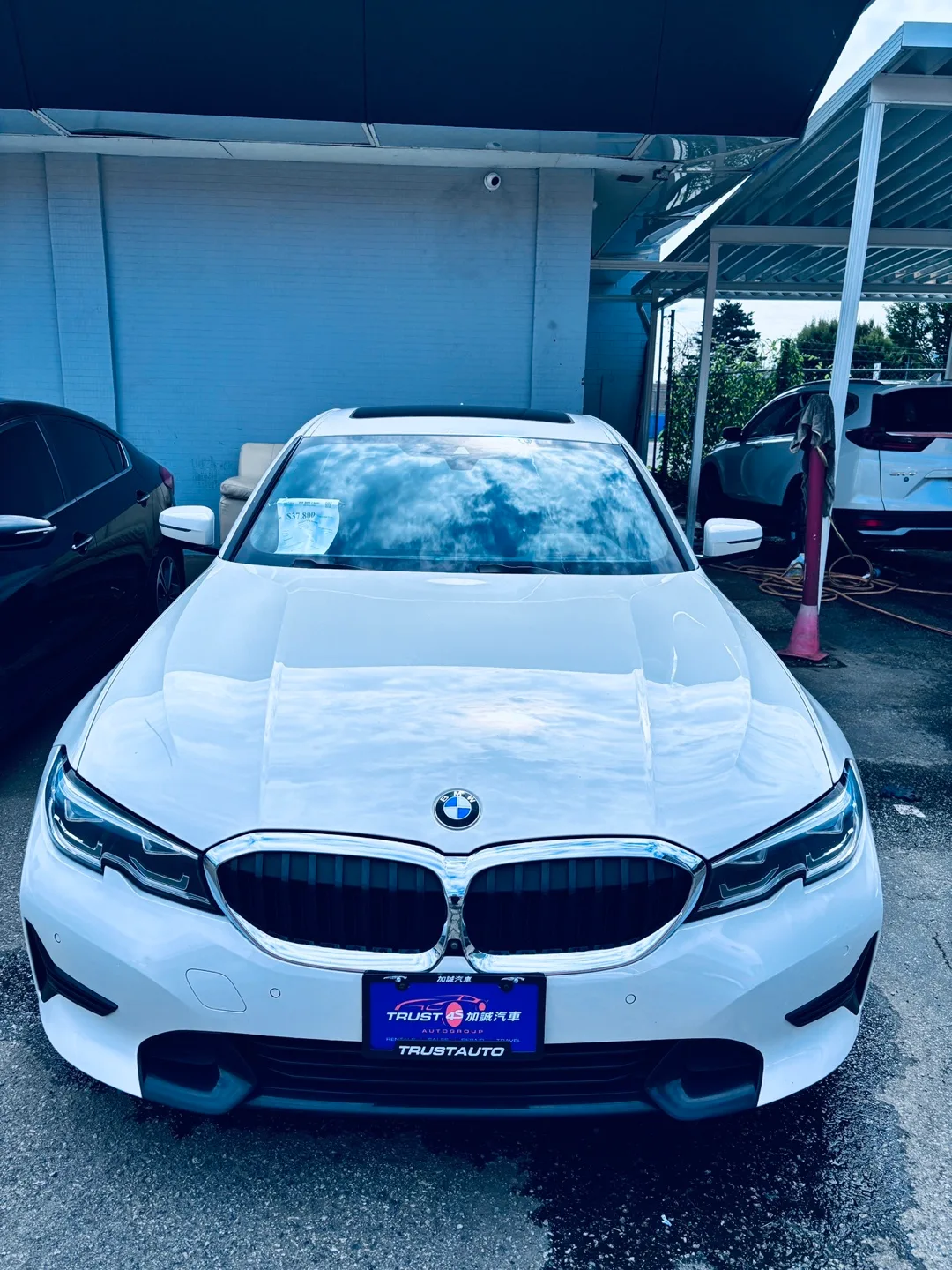 2019 BMW 330i xDrive thumbnail