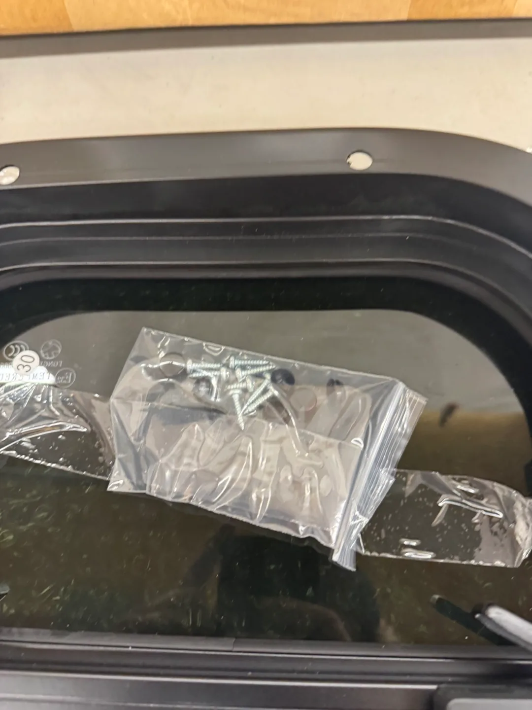 RV Sliding Window with Screen image indicator(9)